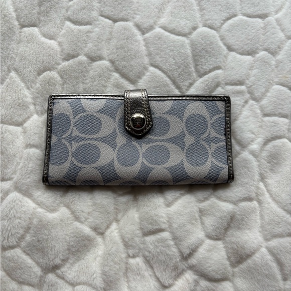 Coach Wallet - Picture 1 of 10